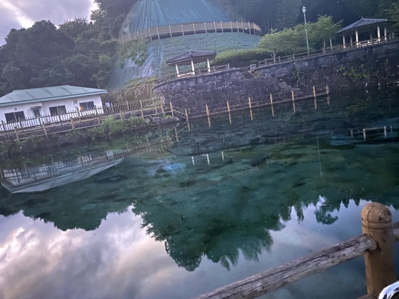 霧島山麓丸池湧水