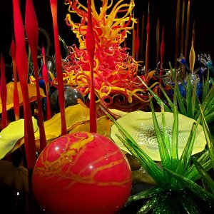 富山市ガラス美術館