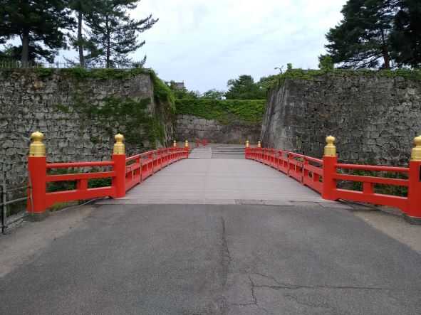鶴ヶ城
