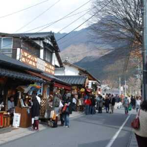 湯の坪街道