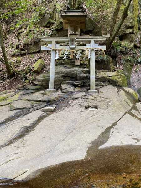 龍鎮神社