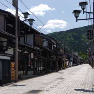 瑞泉寺門前町の町並み（八日町通り）