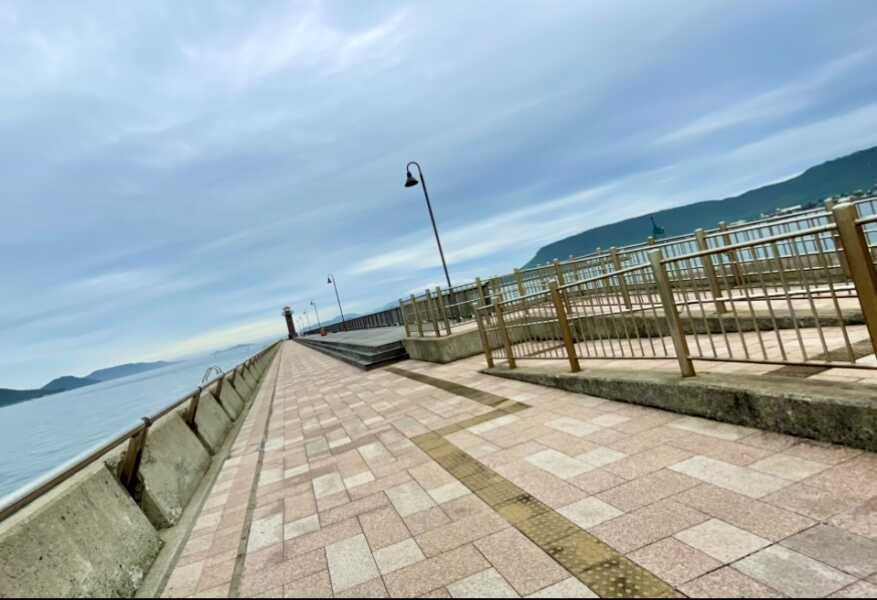 せとしるべ(高松港玉藻防波堤灯台)