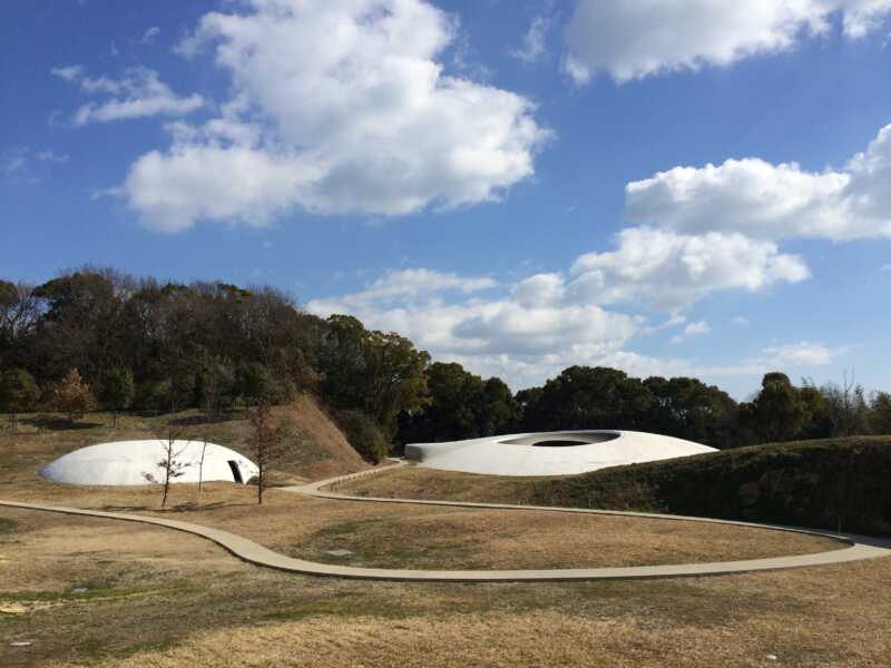 豊島美術館