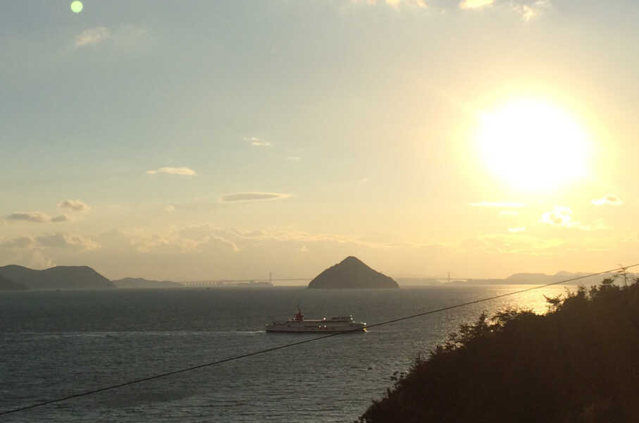 豊島美術館