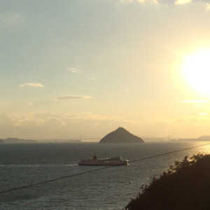 豊島美術館