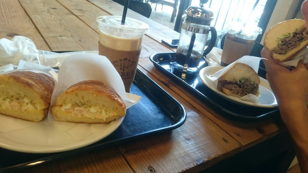 ZEBRA Coffee & Croissant 津久井本店