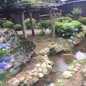 秋保温泉街先アグリエ