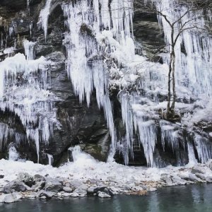 三十槌の氷柱